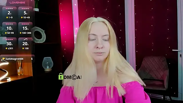 mila glow1 online show from 15, 12, 2025