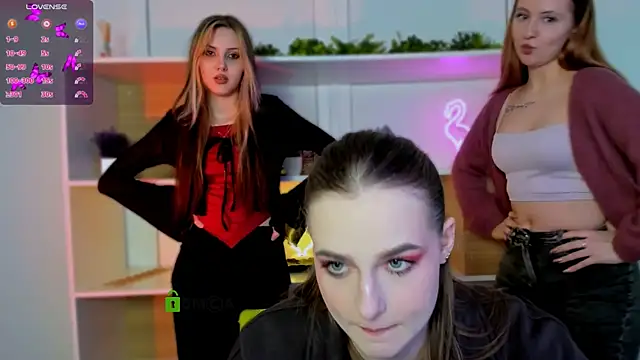 mila glow1 online show from 12, 11, 2025