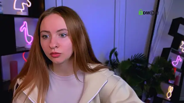 mila glow1 online show from 28, 9, 2025