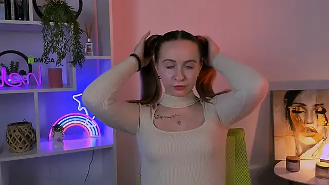 mila glow1 online show from 7, 10, 2025