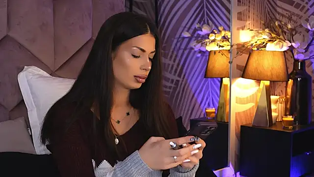 EvaRhea online show from 11, 11, 2025