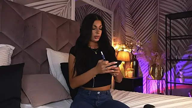 EvaRhea online show from 5, 4, 2026