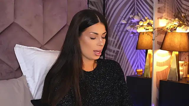 EvaRhea online show from 12, 11, 2025