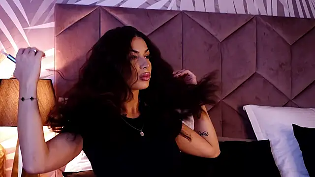 EvaRhea online show from 15, 10, 2025