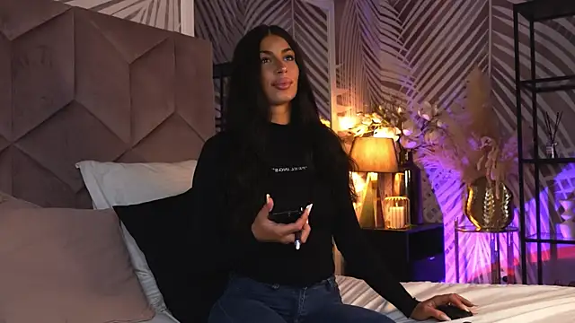 EvaRhea online show from 15, 4, 2026