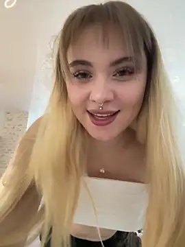 LunaMillie online show from 5, 12, 2025