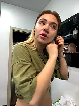 LunaMillie online show from 8, 11, 2025