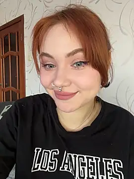 LunaMillie online show from 4, 3, 2026