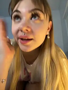 LunaMillie online show from 30, 11, 2025