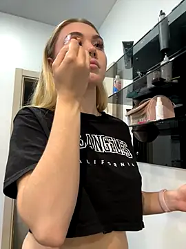 LunaMillie online show from 13, 10, 2025