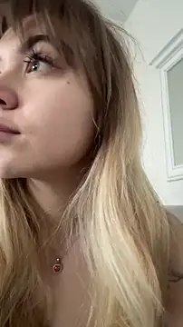 LunaMillie online show from 17, 12, 2025