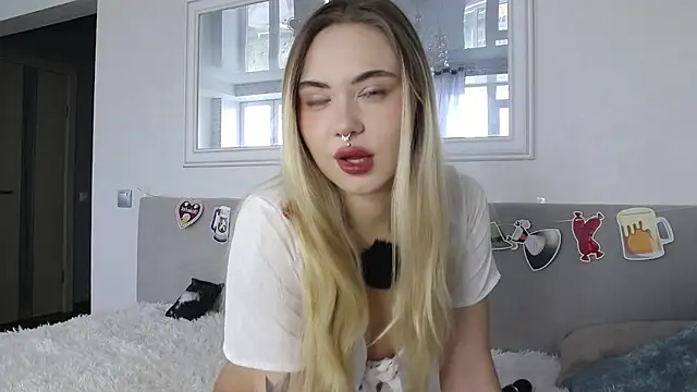 LunaMillie online show from 23, 9, 2025