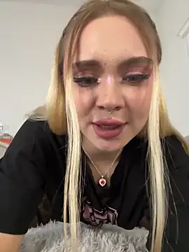 LunaMillie online show from 9, 10, 2025