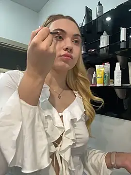 LunaMillie online show from 19, 9, 2025