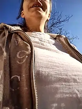 LenaBloomy online show from 2, 11, 2025