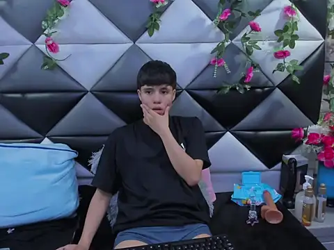 Bruno Cruzz online show from 8, 11, 2025