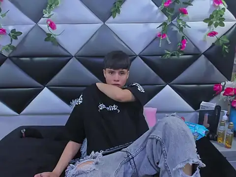 Bruno Cruzz online show from 6, 11, 2025