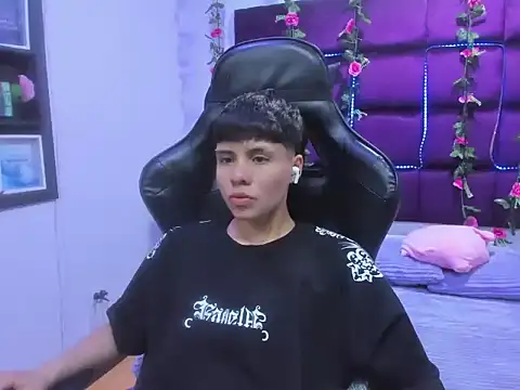 Bruno Cruzz online show from 12, 11, 2025