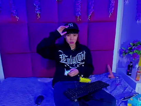 Bruno Cruzz online show from 4, 10, 2025