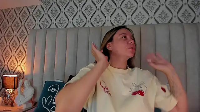 Sky Junne online show from 30, 3, 2026