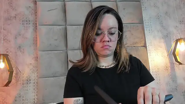 Sky Junne online show from 8, 1, 2026