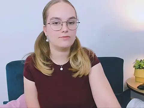 AliceCrazy69 online show from 19, 12, 2025