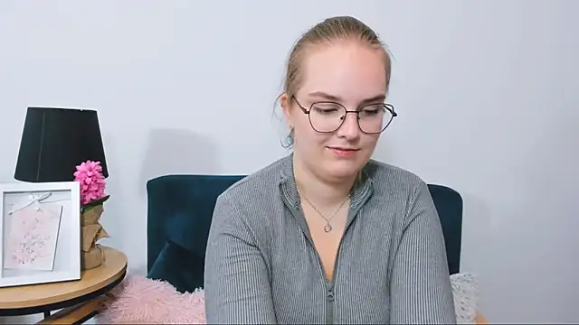 AliceCrazy69 online show from 15, 9, 2025