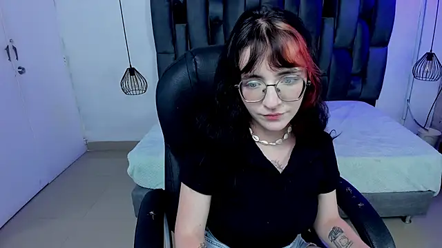 AfroditaLeclair online show from 6, 11, 2025