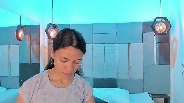 VictoriaDuart online show from 7, 2, 2026