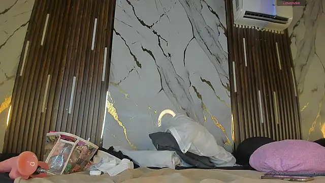 VictoriaDuart online show from 20, 12, 2025