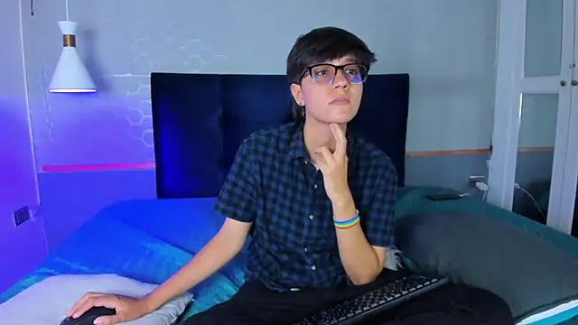 Tsuki Maru online show from 18, 9, 2025