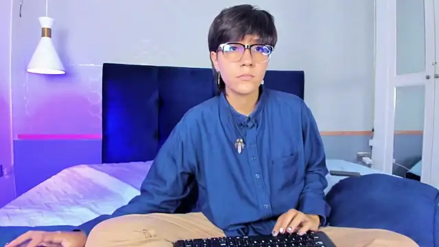 Tsuki Maru online show from 3, 10, 2025