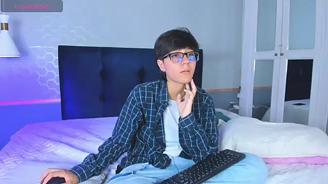 Tsuki Maru online show from 22, 9, 2025