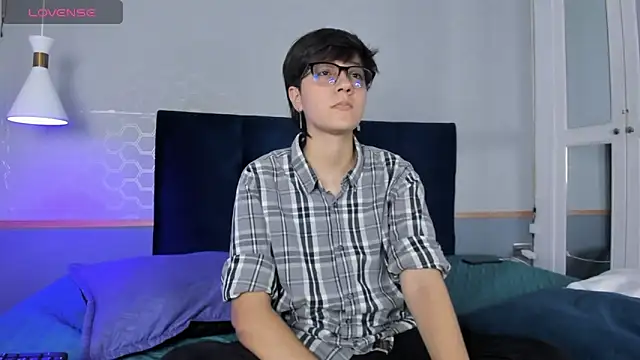 Tsuki Maru online show from 30, 9, 2025