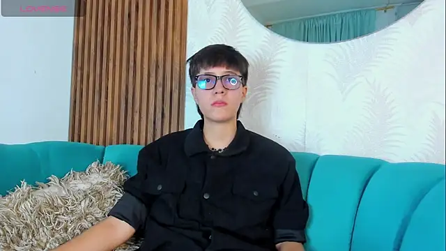 Tsuki Maru online show from 11, 11, 2025