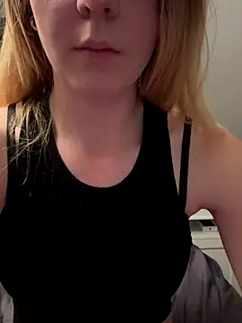 ellieen online show from 18, 10, 2025