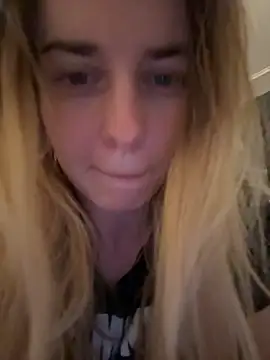 ellieen online show from 21, 11, 2025