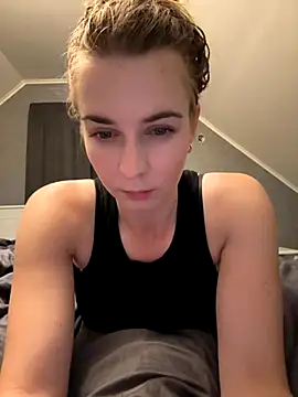 ellieen online show from 13, 10, 2025