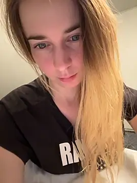 ellieen online show from 18, 11, 2025