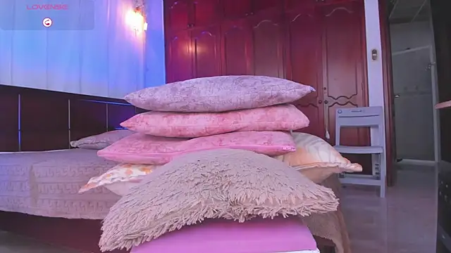 Snapshot of Shantal_777 chatting on 3, 3, 2026 Shantal 777 online show from 3, 3, 2026