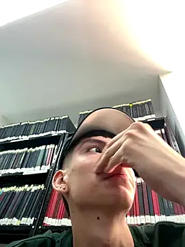 Snapshot of Luck__090 chatting on 2, 10, 2025 Luck 090 online show from 2, 10, 2025