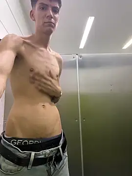 Snapshot of Luck__090 chatting on 22, 9, 2025 Luck 090 online show from 22, 9, 2025