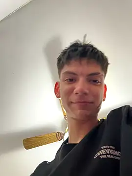 Snapshot of Luck__090 chatting on 4, 10, 2025 Luck 090 online show from 4, 10, 2025