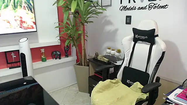 emily rz1 online show from 10, 2, 2026