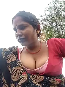 Snapshot of Hot_Seema83 chatting on 3, 10, 2025 Hot Seema83 online show from 3, 10, 2025