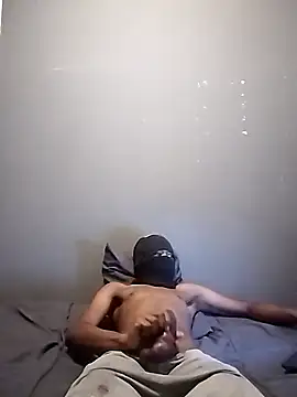 Snapshot of dumbBroke chatting on 10, 10, 2025 dumbBroke online show from 10, 10, 2025