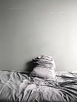 Snapshot of dumbBroke chatting on 18, 10, 2025 dumbBroke online show from 18, 10, 2025