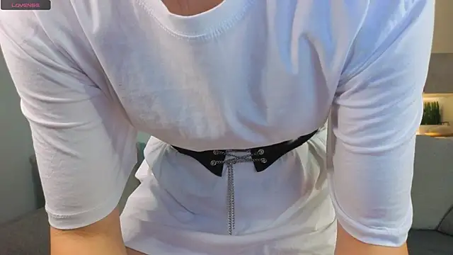 JuliannaWenger online show from 25, 10, 2025