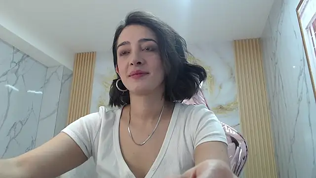 Snapshot of sara_lopez_s chatting on 11, 9, 2025 sara lopez s online show from 11, 9, 2025