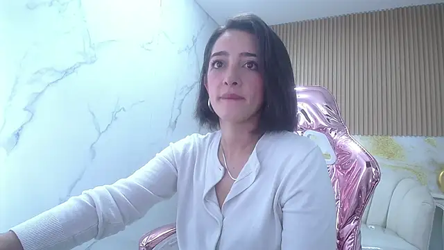 Snapshot of sara_lopez_s chatting on 4, 11, 2025 sara lopez s online show from 4, 11, 2025